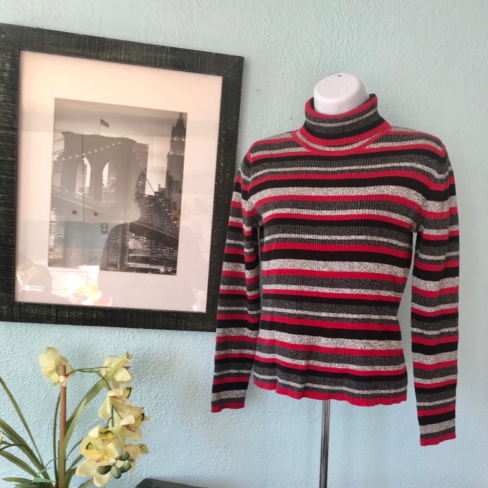 Liz Claiborne small turtleneck